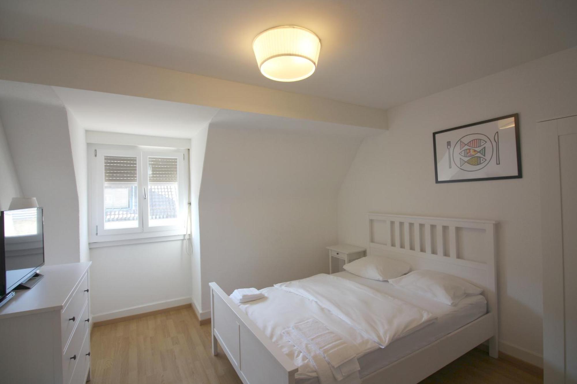 Rent A Home Eptingerstrasse - Self Check-In Basel Zimmer foto